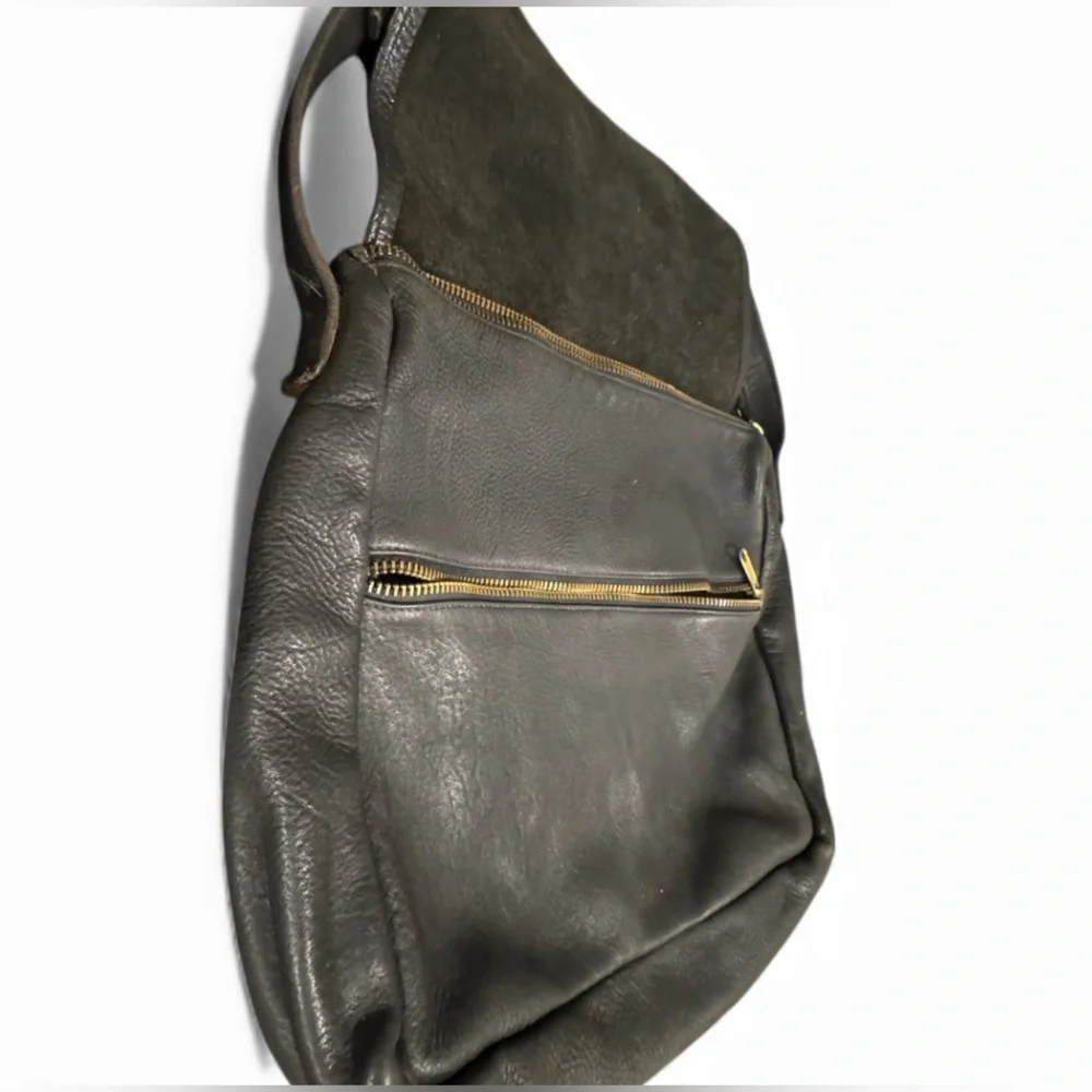 Elegant black pebble  Leather Messenger Bag